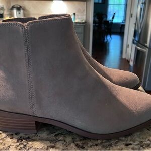 J Crew Women's Faux Suede Ankle Boots size 8.5  1.5” heel